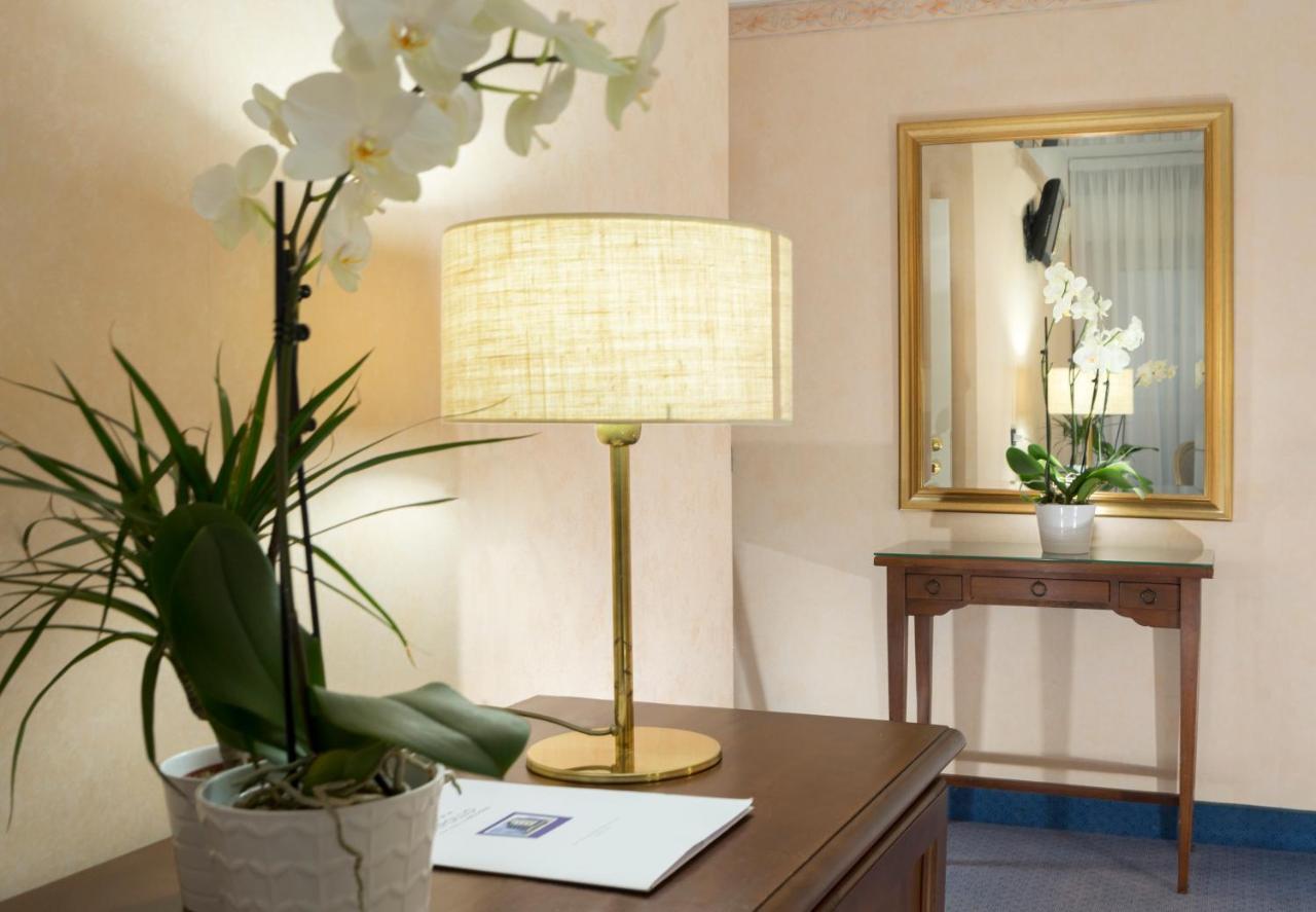 Hotel Apollo Riccione Eksteriør bilde
